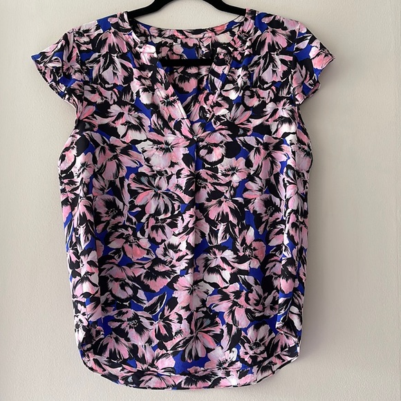 JCrew Flutter Sleeve Hibiscus 100% Silk Top Sz Approx 8 See Measurements ADD ON - Picture 4 of 16
